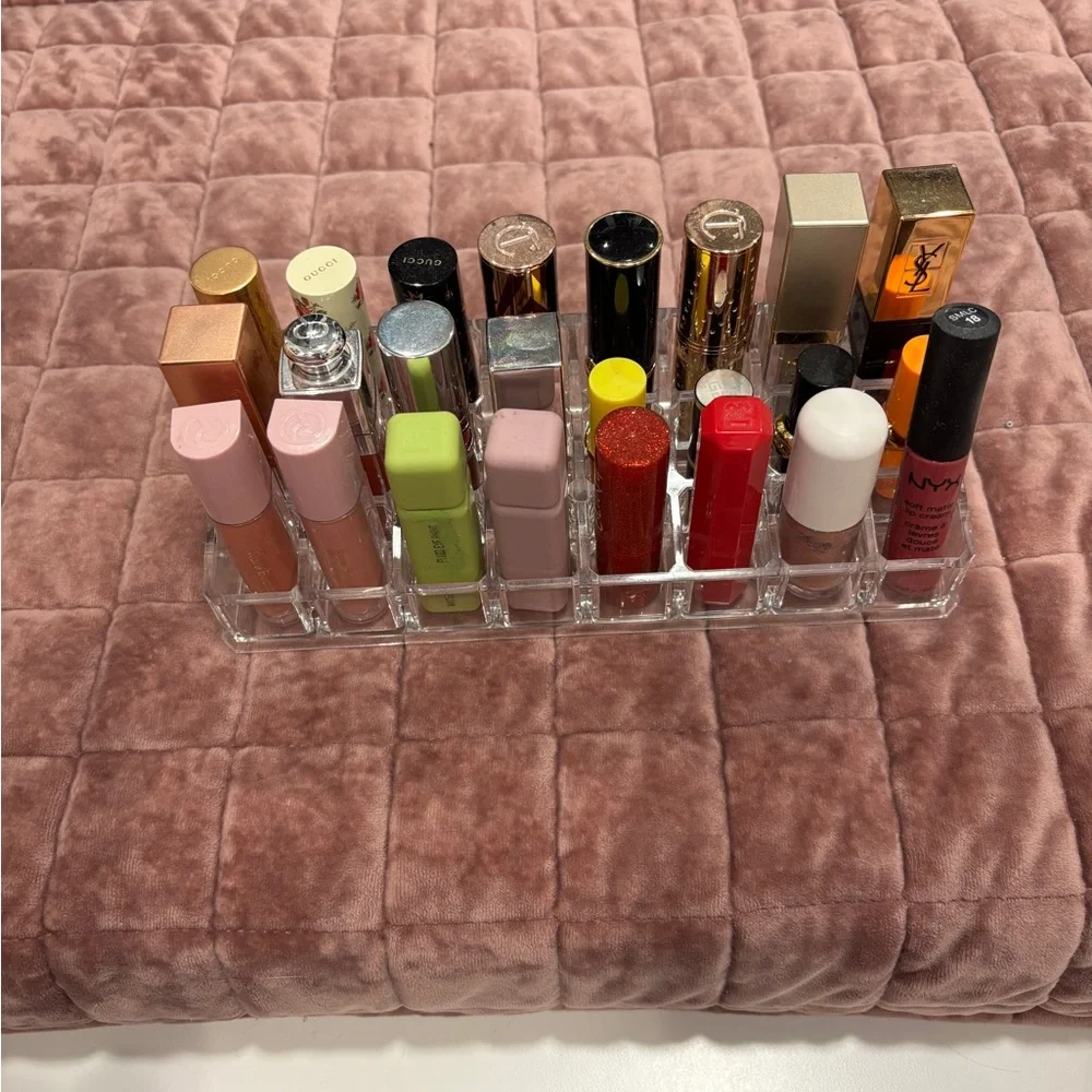 Acrylic 24-lipstick holder
